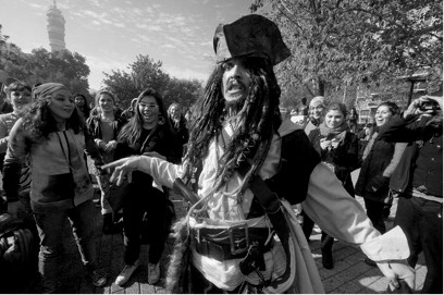 Jack Sparrow auf der Suche nach dem Schatz: die verlorengegangene öffentliche Bildung - Juni, Santiago
de Chile, 2011 - © Héctor Gonzalez de Cunco